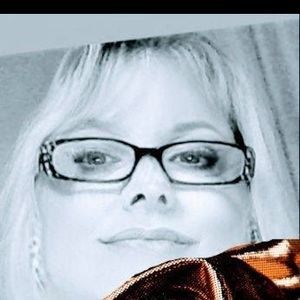 Meet your Posher, Devona